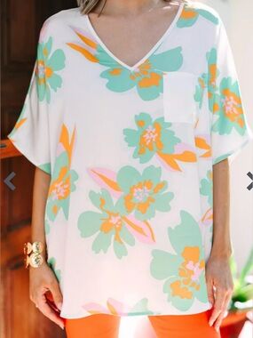 JODIFL Women’s Floral V-Neck Tunic - Mint, Orange & Pink on White size small